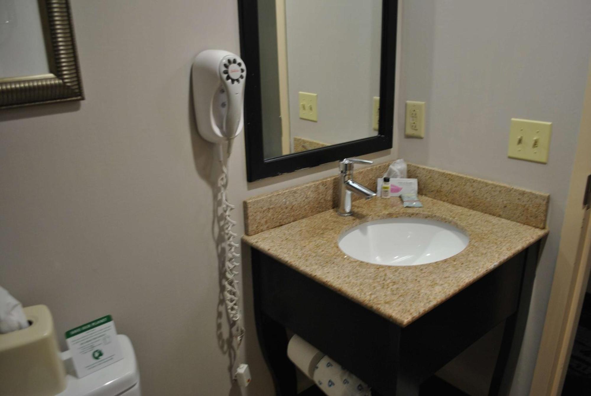 Best Western Owego Inn Eksteriør billede